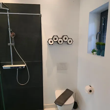 Oli 1 Lägenhet *